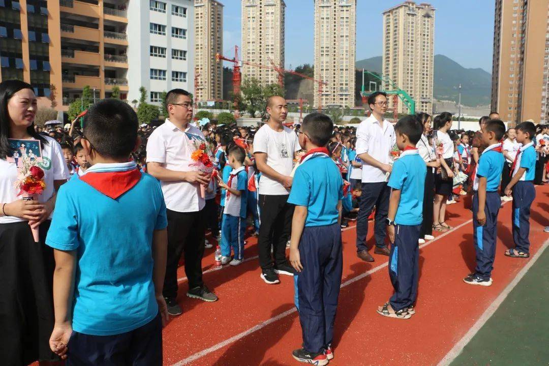 万源市小学未来教育蓝图，发展规划揭秘