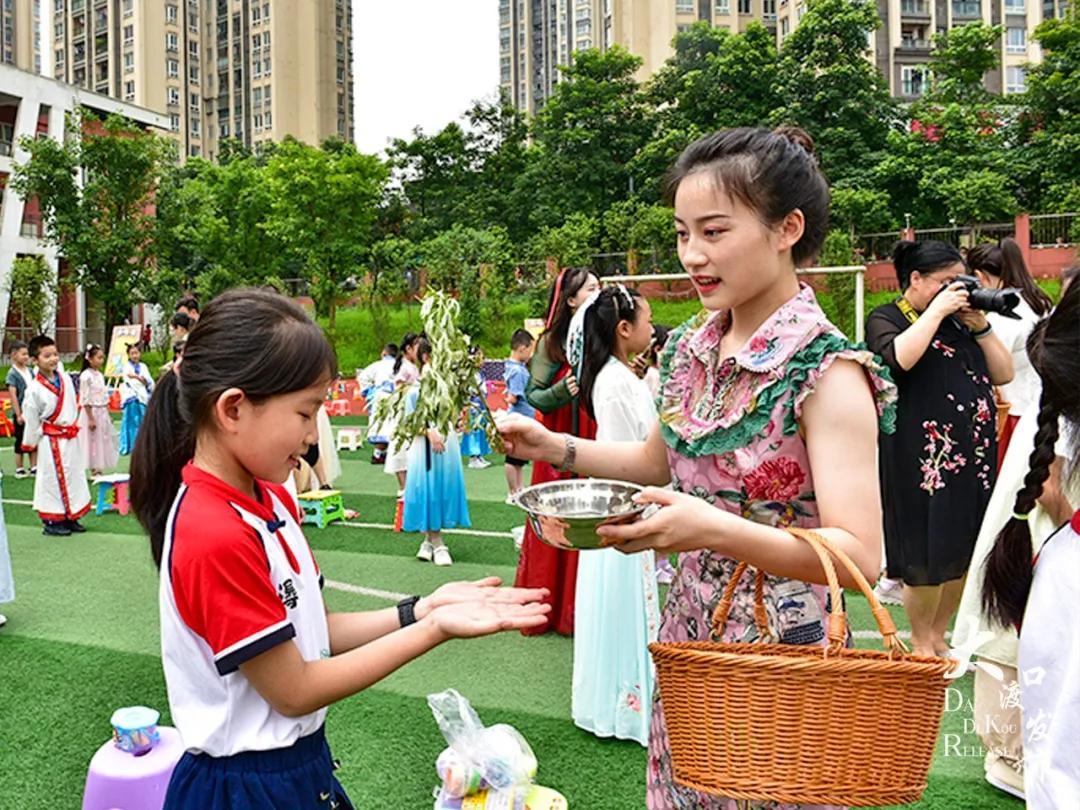 云阳县初中领导团队引领未来，铸就辉煌成就新篇章