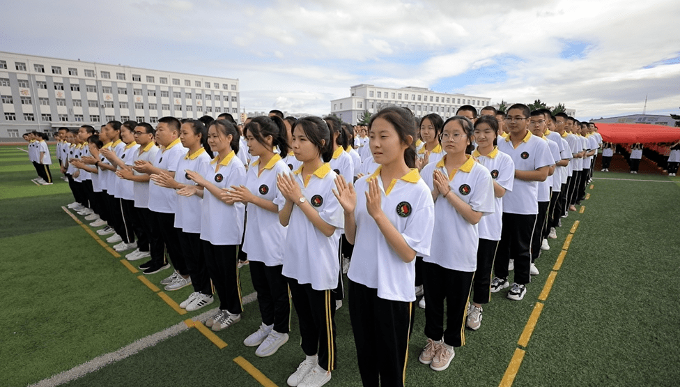 扎赉特旗初中最新动态报道